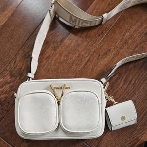 Michael Kors Elegant Cream Crossbody Bag